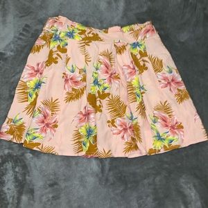 Forever 21 floral skirt 💕🌸